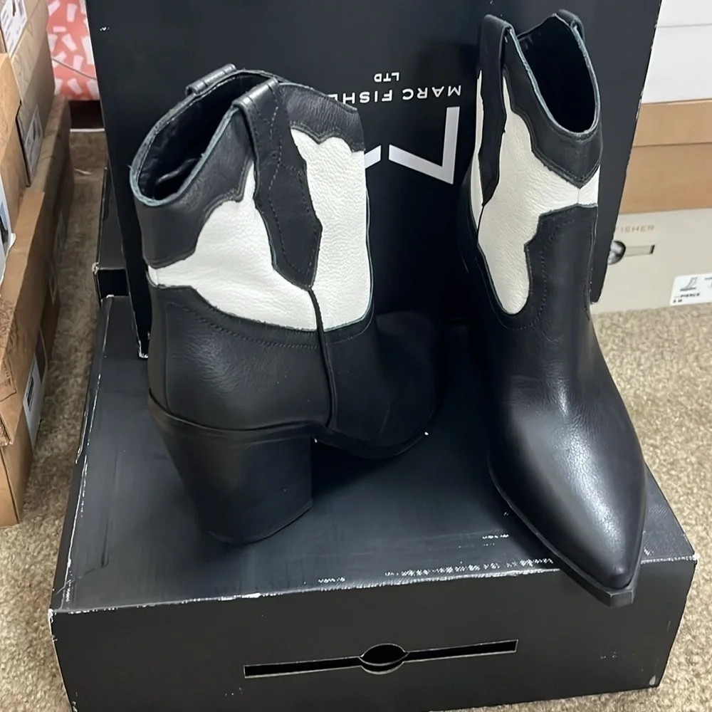 Marc Fisher LTD Gona Western Leather Booties in Black/White
